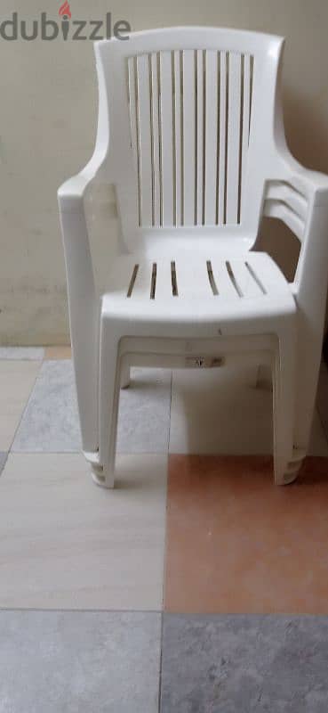 3 chairs for sale 6 riyal . . 0