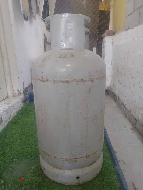 gas cylinder 1