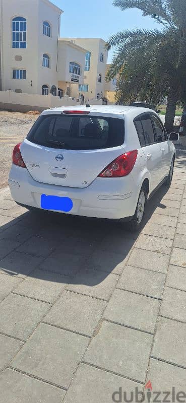 Nissan Tiida 2011 0