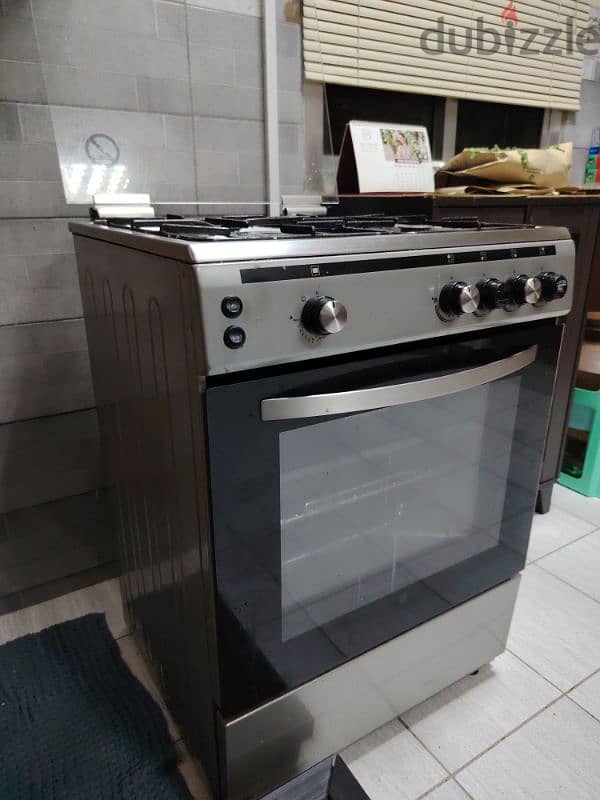 Hoover 60x60 4 Burner cooking range with Full grill option 3