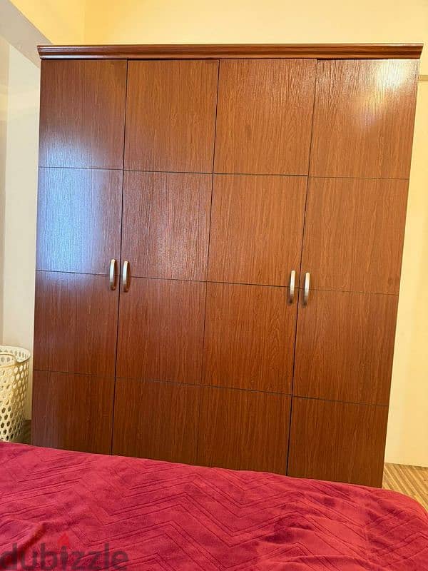 wooden wardrobe 4 door 0