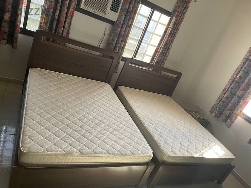 2 Beds with mattress, سريرين مع المراتب 2