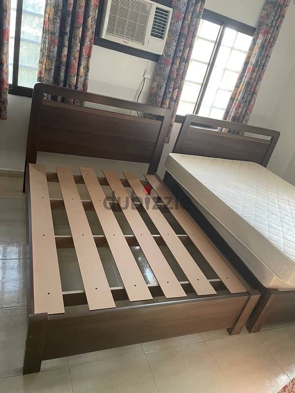 2 Beds with mattress, سريرين مع المراتب 3