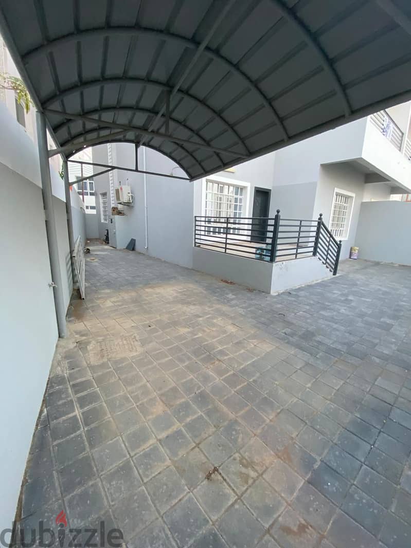 "SR- KL-714 Villa to let in mawaleh north Good quality villa 6