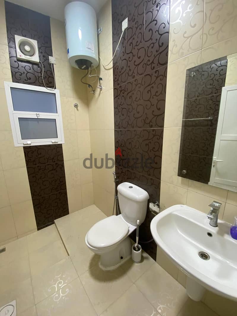 "SR- KL-714 Villa to let in mawaleh north Good quality villa 8