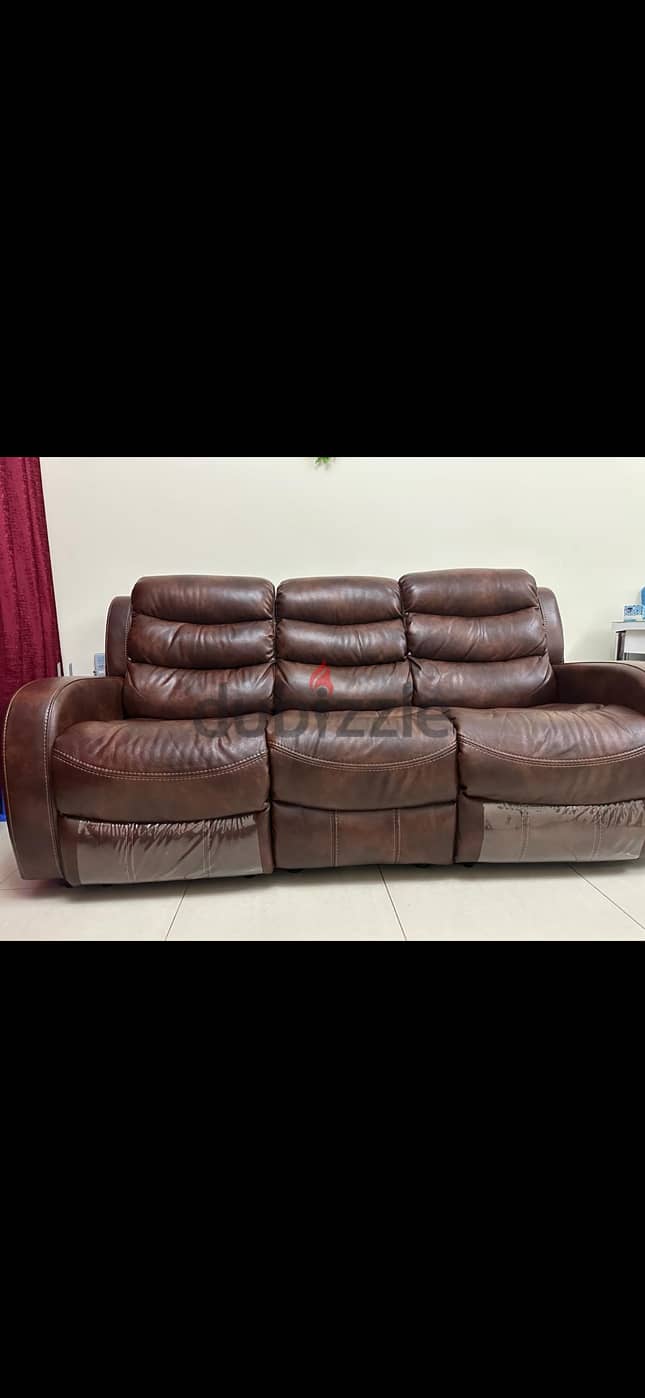 3 seater Reclainer sofa 0