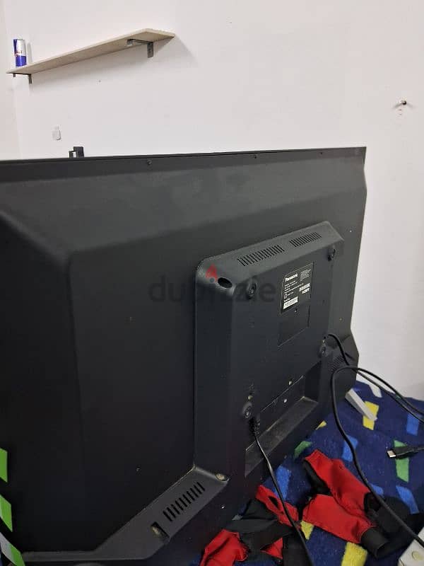 panasonic 32" Tv & Geepas 91 ltr refrigerator 2