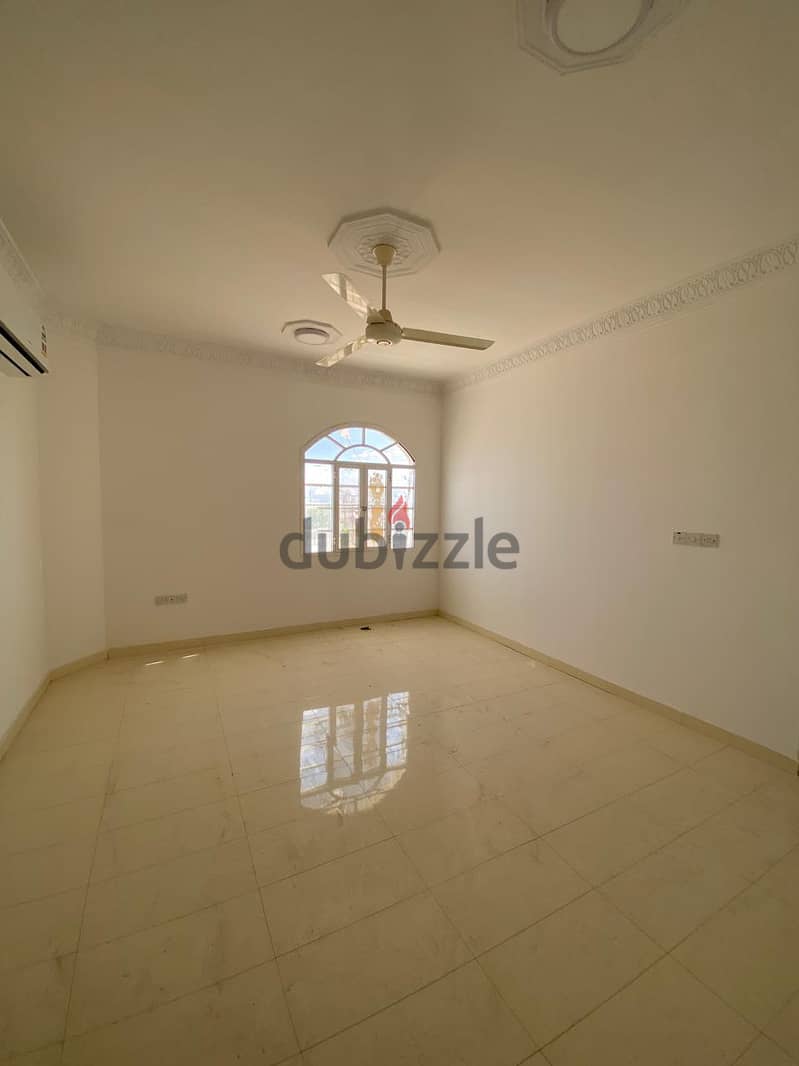 "SR- AG-715  Spacious  Villa for Rent in mawaleh south 7