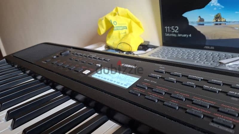 Yamaha PSR E383 1