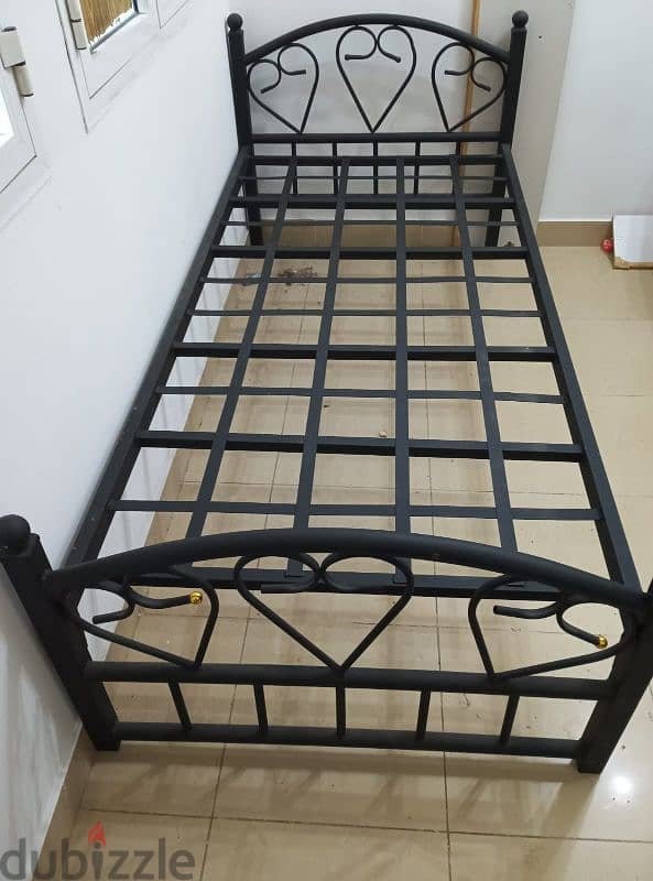 Single steel bed used 0