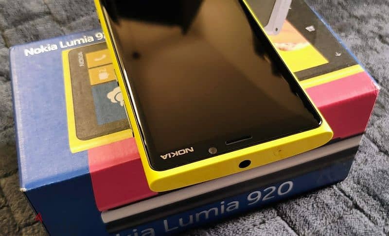 Nokia Lumia 920 Yellow Brand New for Nokia Phone Lovers 7