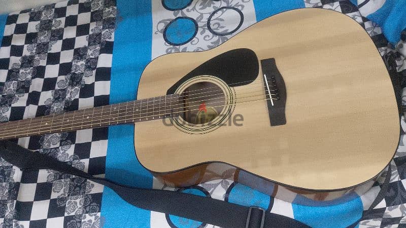 Yamaha F310NT guitar 1