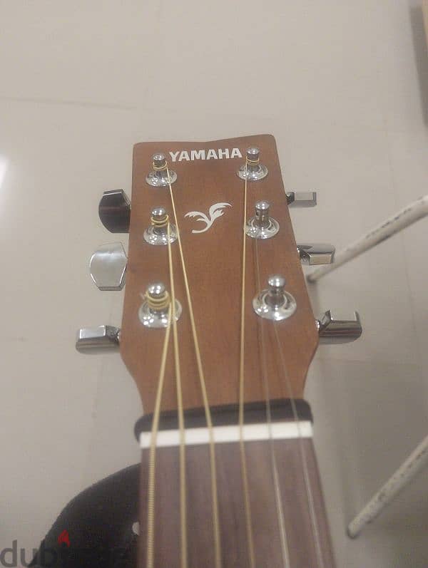 Yamaha F310NT guitar 3