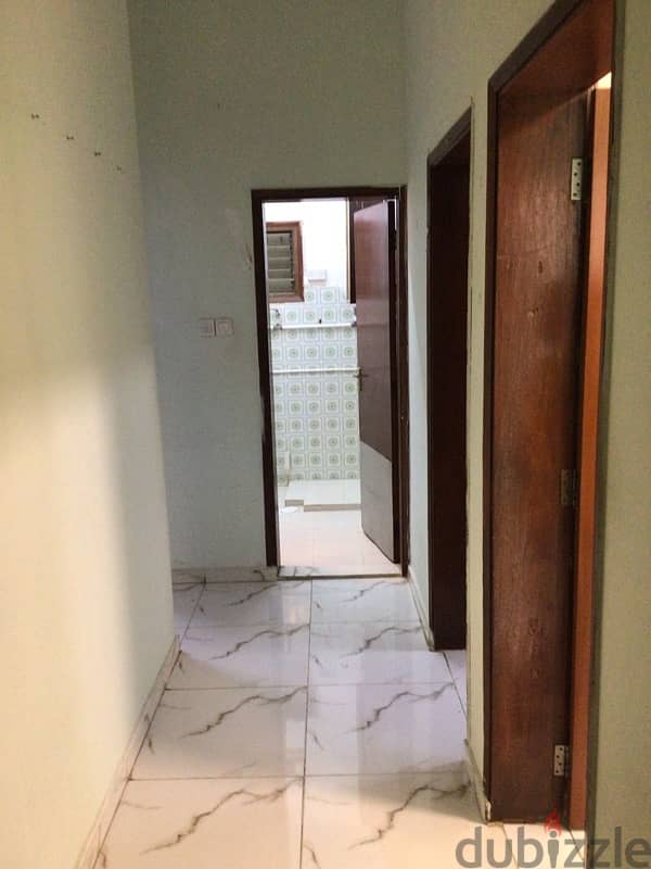 a huge 4 bhk flat for rent in Mutrah near ladies tailors market 9