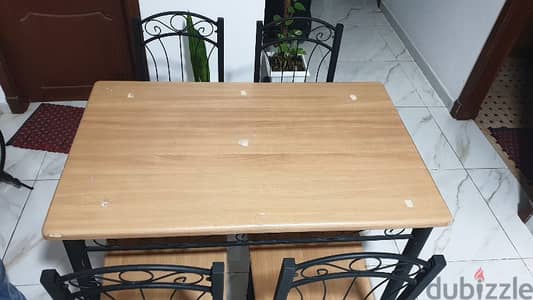 Dinning Table with 4 Chairs