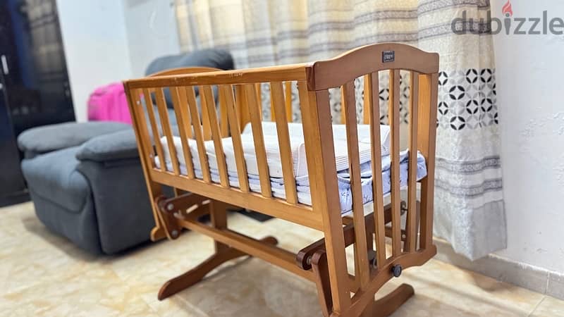 baby crib 2