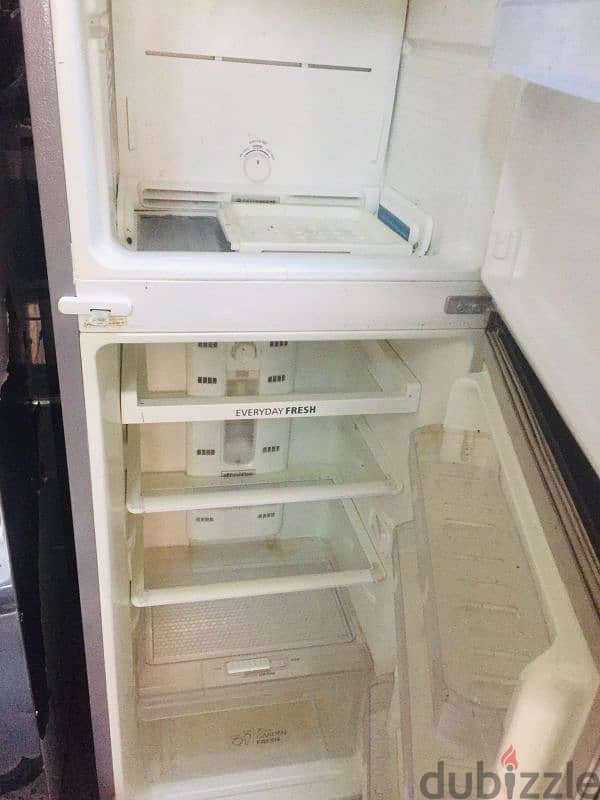 Refrigerator whirlpool good condition 3