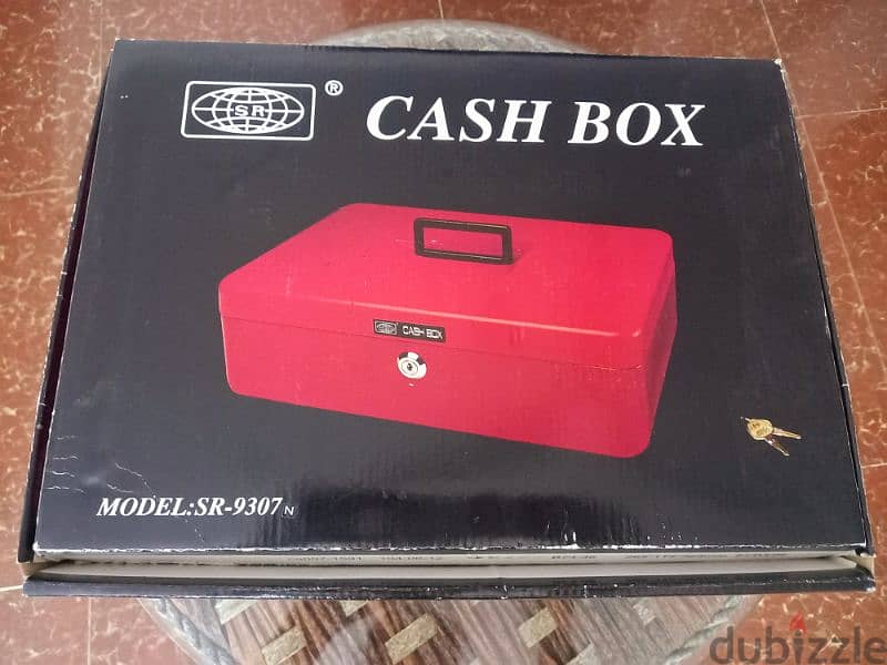 Metal Cash Box with Lock. 4