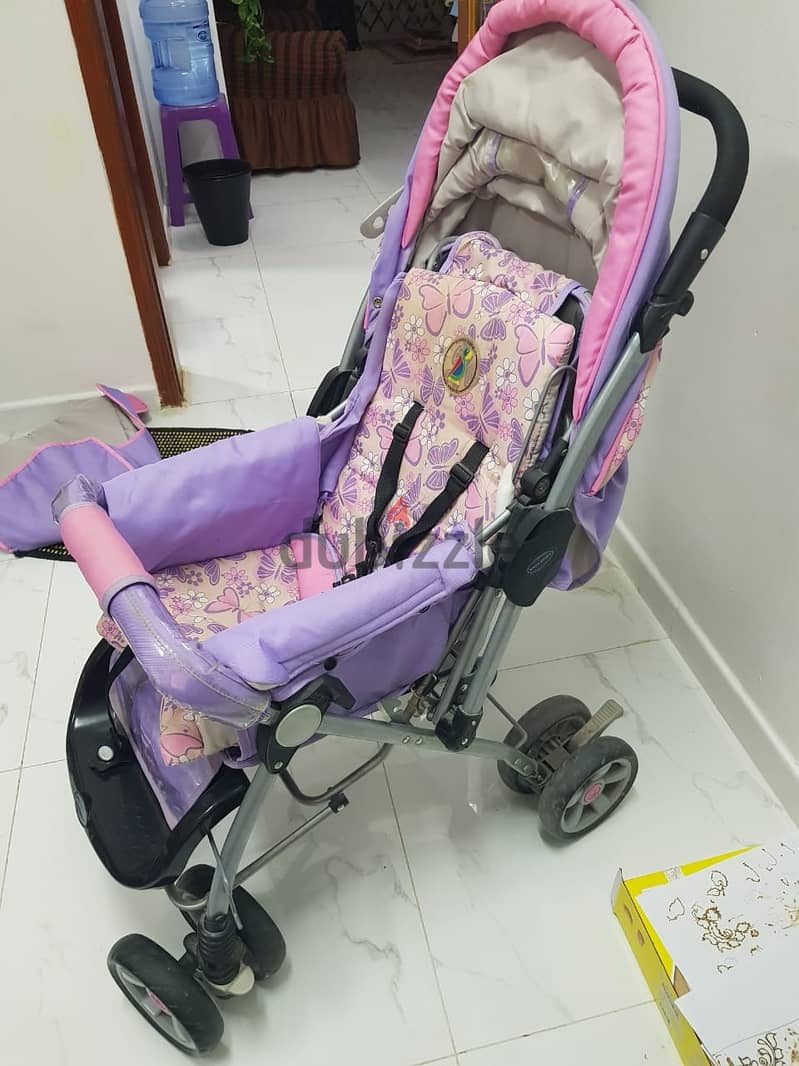 PIERRE CARDIN STROLLER 1