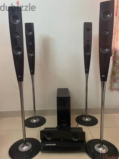 LG 5.1 Dolby DVD Home Theatre - 1000W