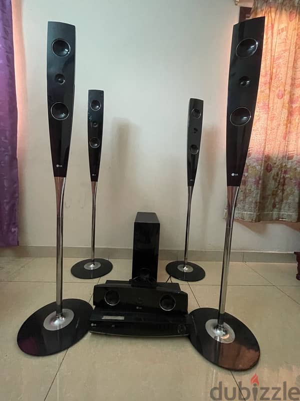 LG 5.1 Dolby DVD Home Theatre - 1000W 1