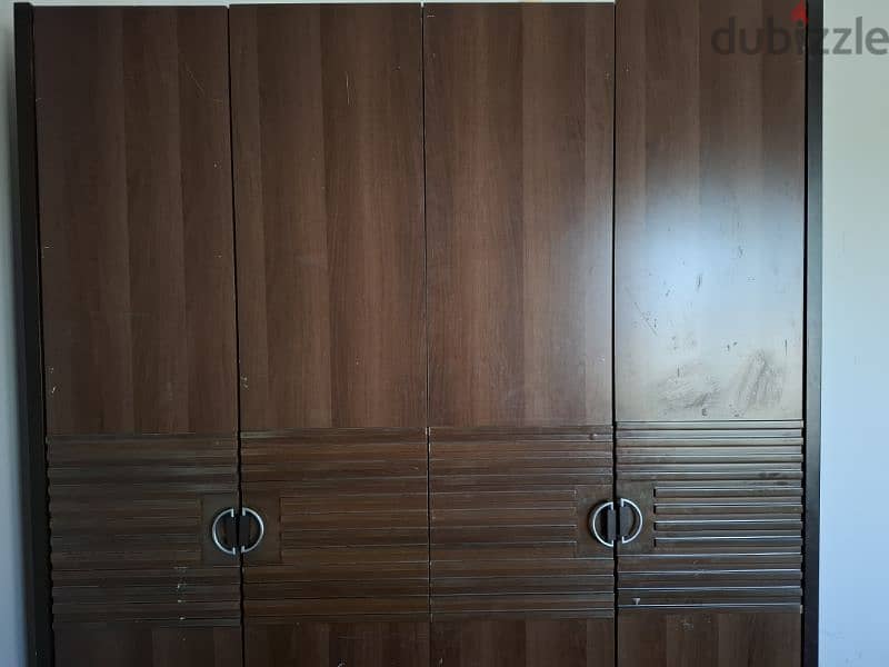 4 door wardrobe 2