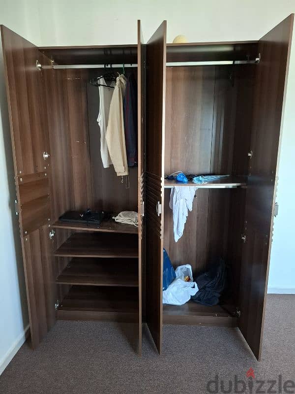 4 door wardrobe 3