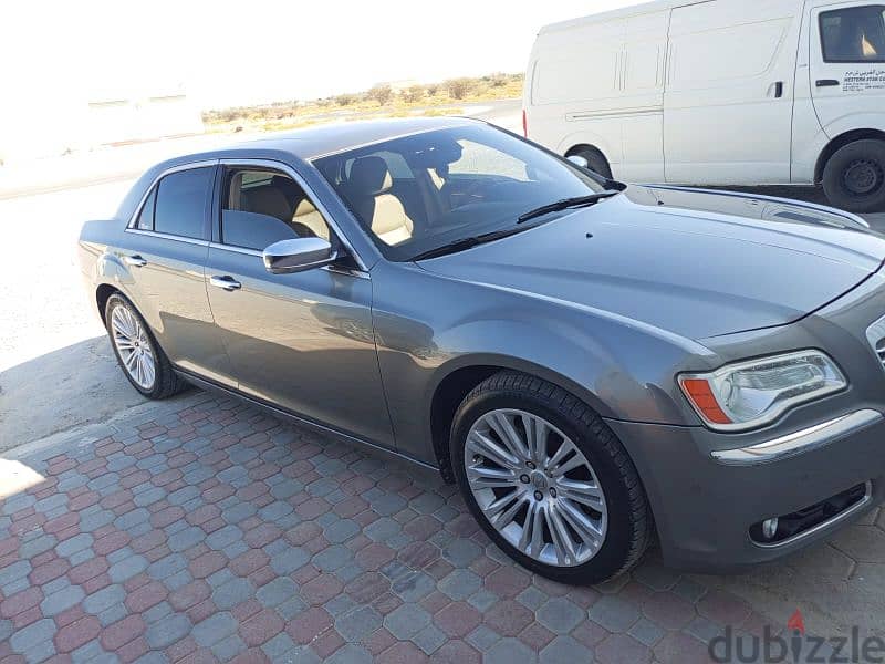 Chrysler 300 2012 Very clean first Owner 0