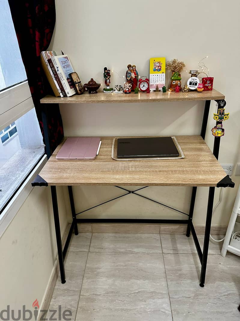 Study Table - looks as new 1