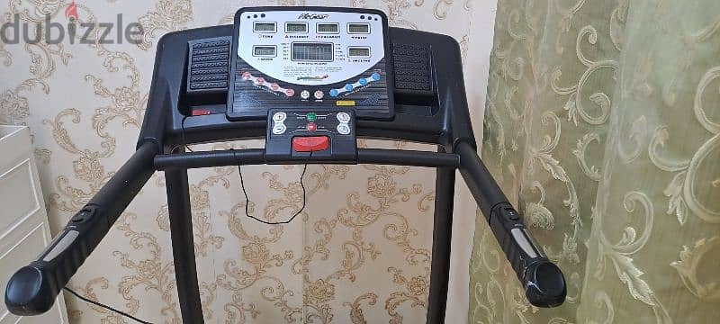 Treadmill Heavy-duty with Automatic Inclined(i Can Delivere also) 2