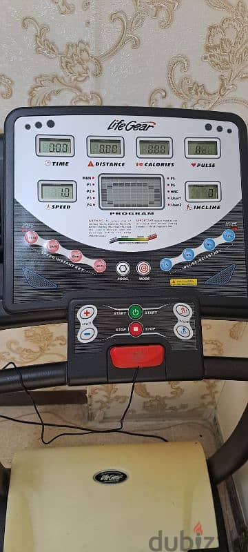 Treadmill Heavy-duty with Automatic Inclined(i Can Delivere also) 5