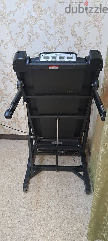 Treadmill Heavy-duty with Automatic Inclined(i Can Delivere also) 15