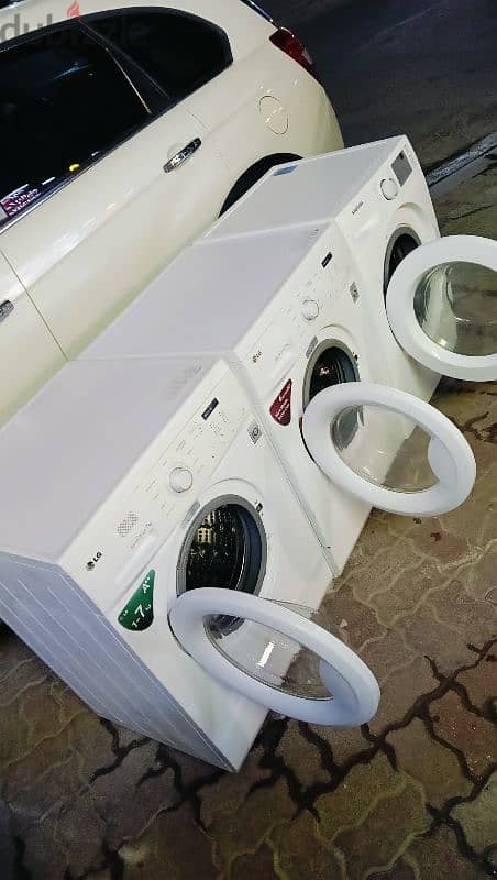 LG 7 kg washing machine for sale in good working 0