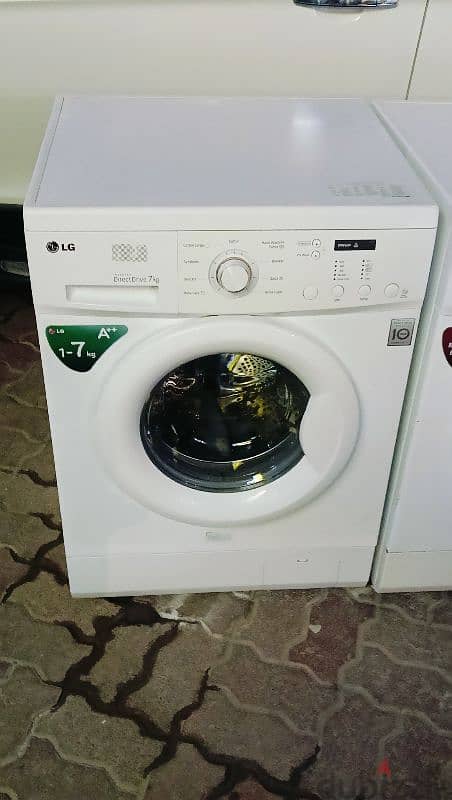 LG 7 kg washing machine for sale in good working 3