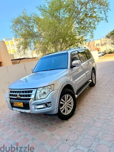 Mitsubishi Pajero GLS 3.8 V6 gold version 2016 model oman car for sell