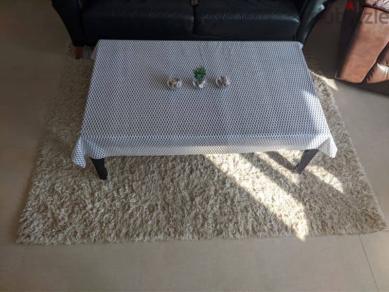 Carpet & Coffee table with table sheet 0