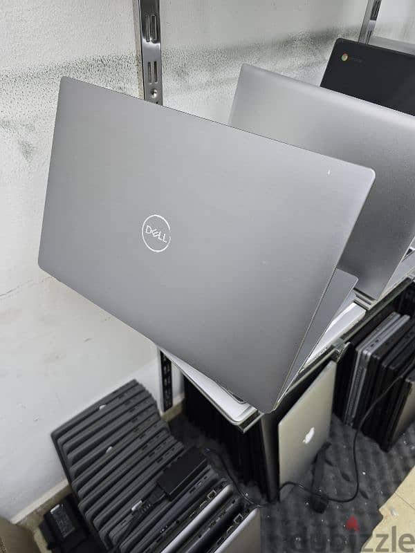 dell 7400 silver metallic core i7 with 16gb ram 512gb ssd 4gb Graphics 2