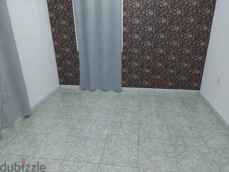 AL khoud souq flat and room rent 9