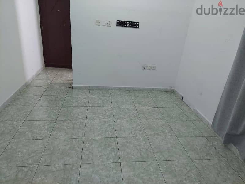 AL khoud souq flat and room rent 10