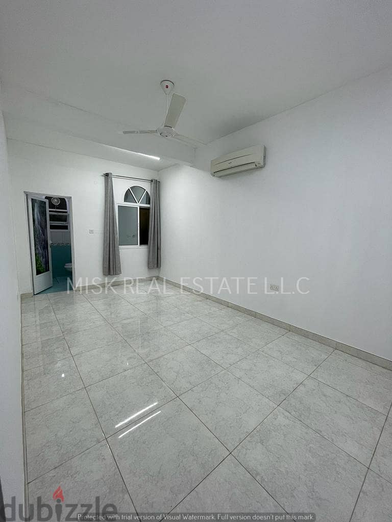 Spacious 1st Floor 3 Bedroom Apartment FREE WIFI – Al Mawaleh South 3