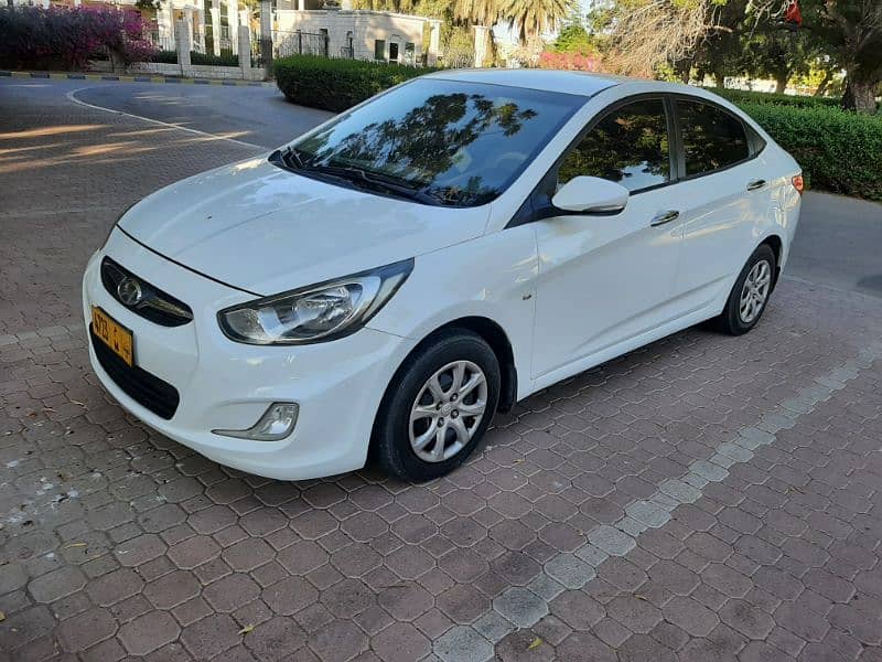 Hyundai Accent 2013 neet and cleeen 0