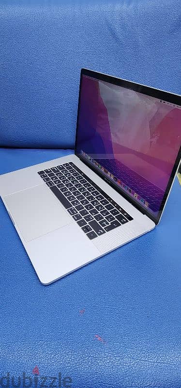 MacBook Pro A1707 i7 6cores Touch bar 2