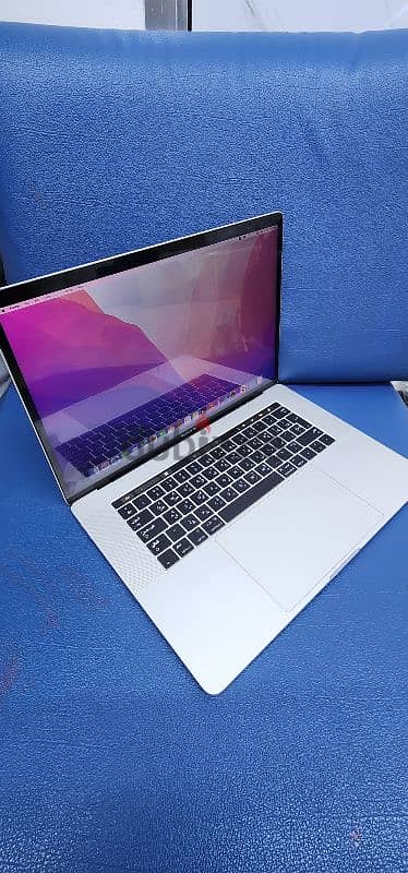 MacBook Pro A1707 i7 6cores Touch bar 5