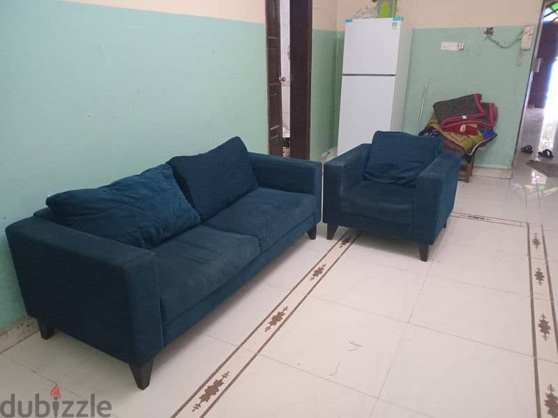 Sofa available for shell good condition 1