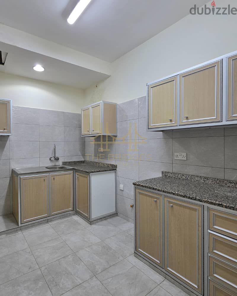 Excellent 3 BHK Apartment Available for rent in Ruwi 9