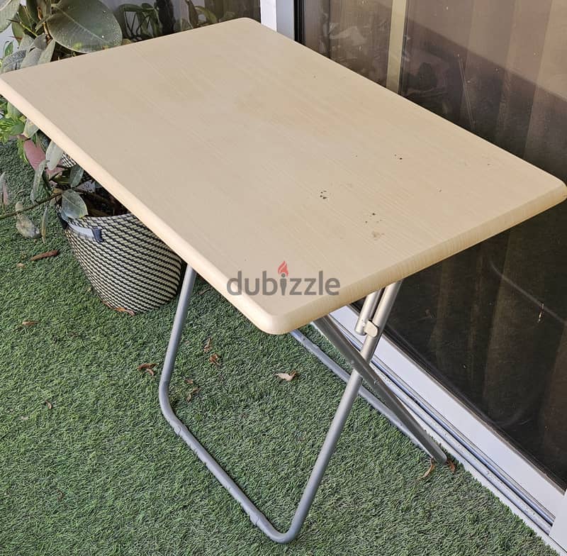 Foldable table 1