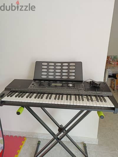 Piano Roland 61-Keys Arranger Keyboard E-X20