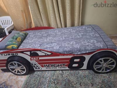 Car bed with mattress heavy wood adult aslo can use