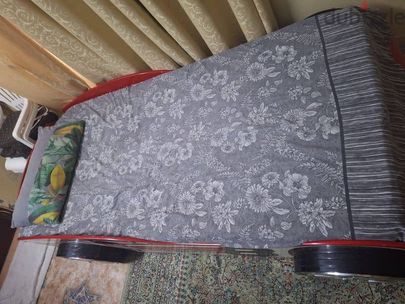 Car bed with mattress heavy wood adult aslo can use 1