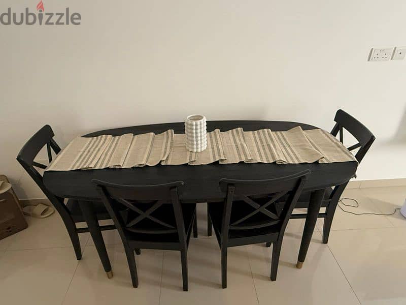 Used dining table same like new, for sale 0